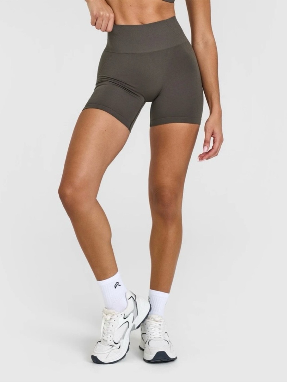 Oner Active EFFORTLESS SEAMLESS SHORTS in Deep Taupe Size 2XL
